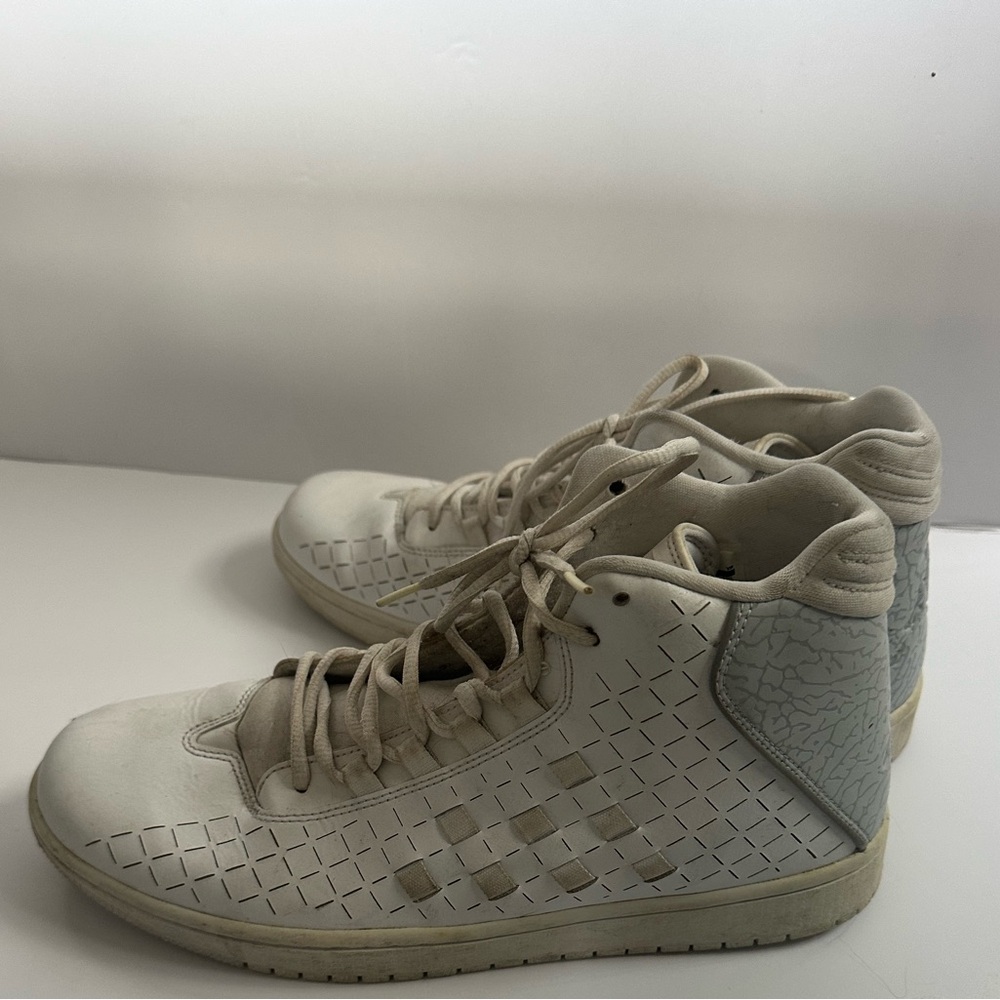 Jordan Sneakers in White and Gray